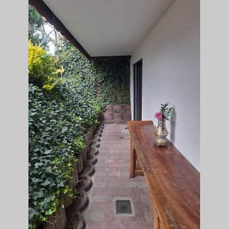 Souterrain Wohnung In Бенсхайм Екстериор снимка