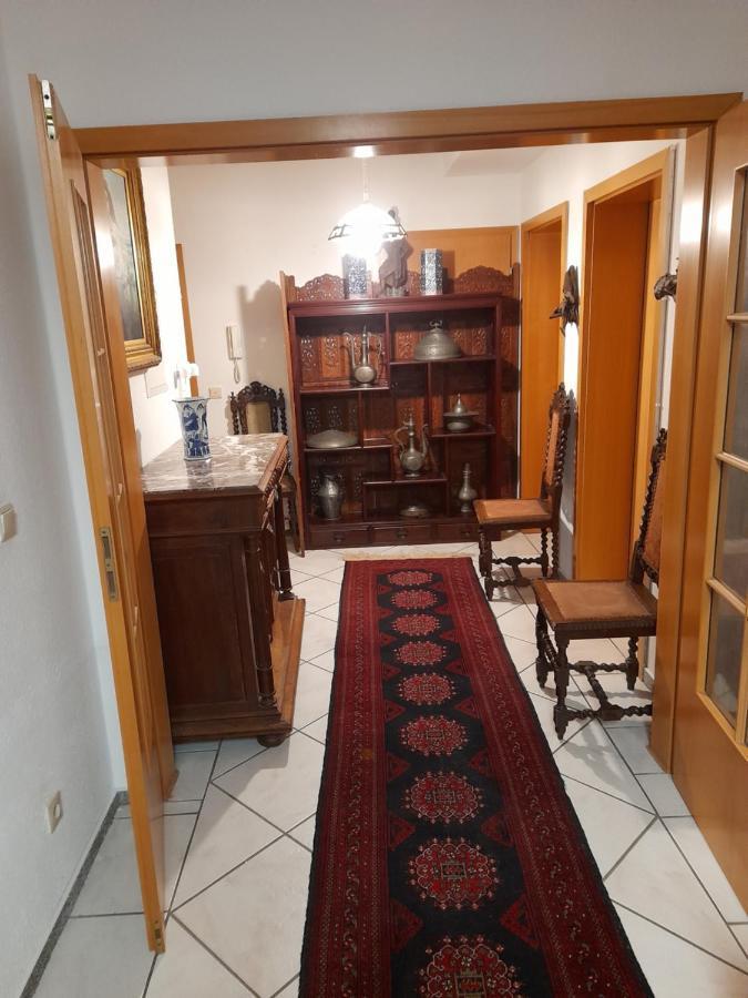 Souterrain Wohnung In Бенсхайм Екстериор снимка