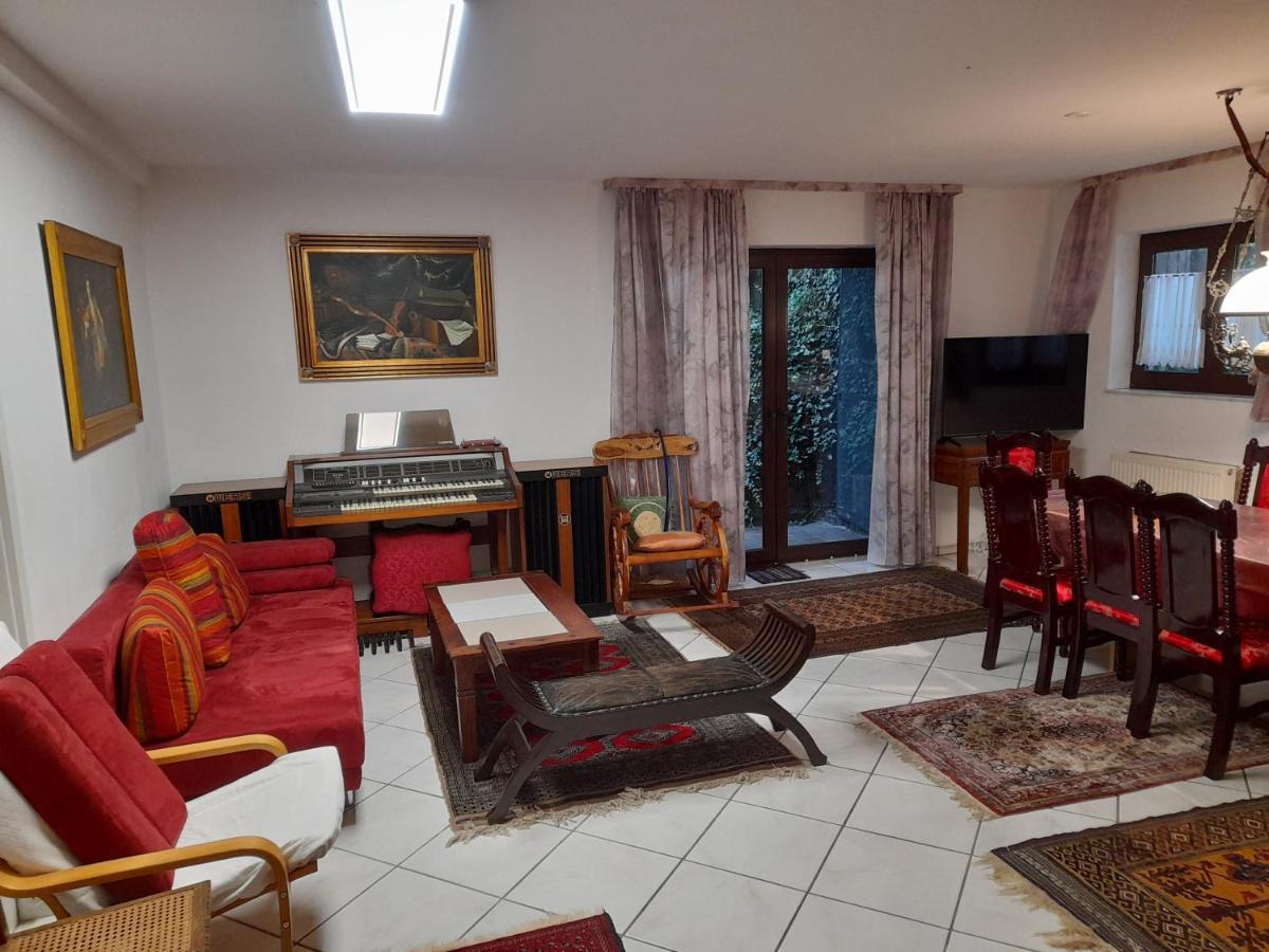 Souterrain Wohnung In Бенсхайм Екстериор снимка